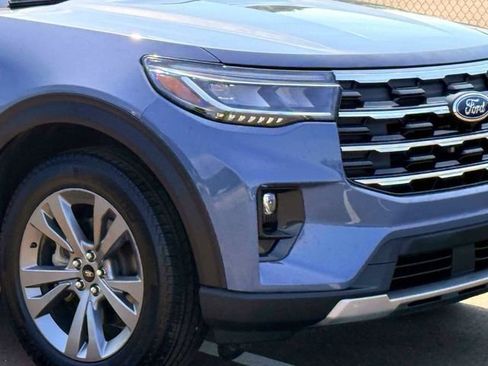 Used 2025 Ford Explorer Active w/ Active Comfort Package AWD/4WD image 10