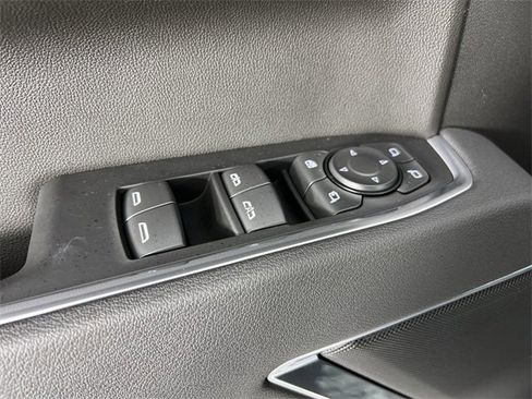 Certified 2025 GMC Sierra 1500 SLT image 23