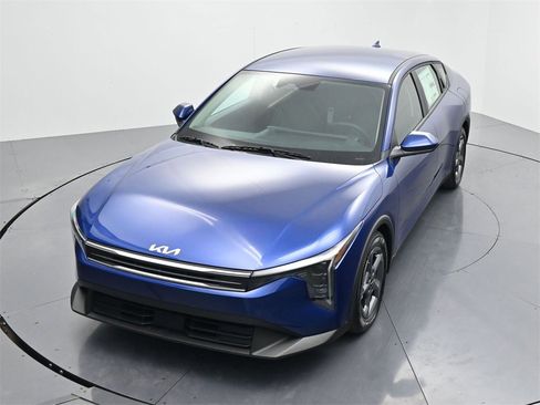 New 2025 Kia K4 LXS image 41