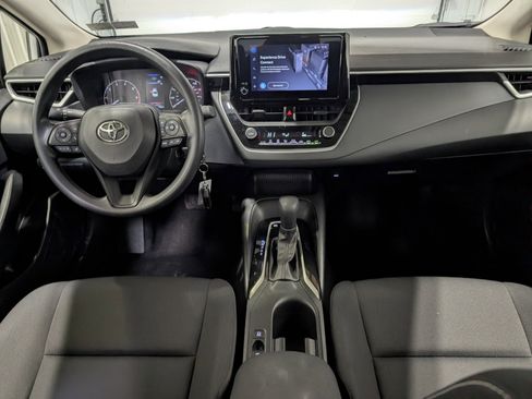 Used 2025 Toyota Corolla LE image 11