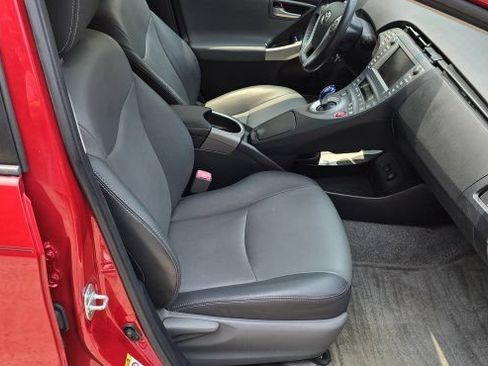 Used 2013 Toyota Prius Four w/ Deluxe Solar Roof Pkg FWD image 17