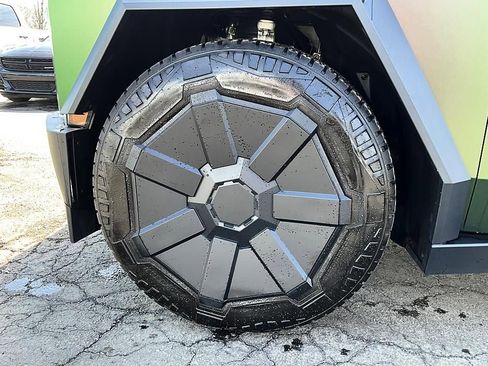 Used 2024 Tesla Cybertruck AWD Crew Cab image 12