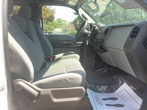 Used 2016 Ford F250 XL w/ XL Appearance Package AWD/4WD image 12