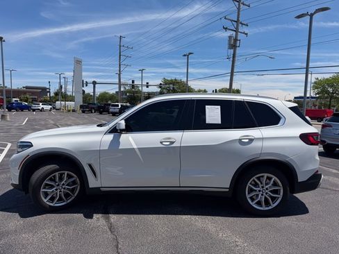 Used 2021 BMW X5 xDrive40i w/ Premium Package AWD/4WD image 4