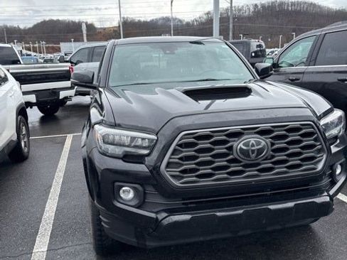 Used 2021 Toyota Tacoma TRD Sport image 5