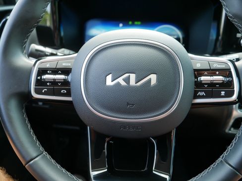 Certified 2023 Kia Sorento SX AWD/4WD image 25