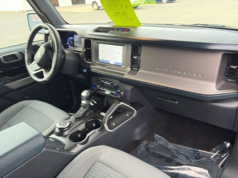 Used 2022 Ford Bronco Outer Banks image 19