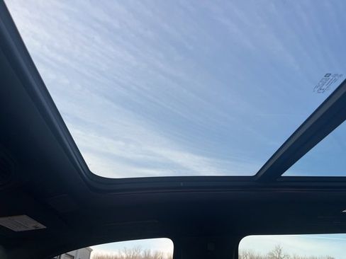 Used 2021 Cadillac Escalade ESV Premium Luxury image 16