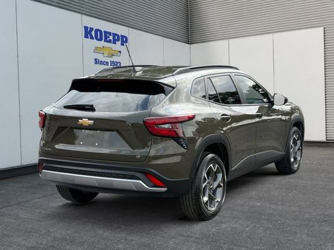 Used 2024 Chevrolet Trax LT w/ Driver Confidence Package FWD image 5