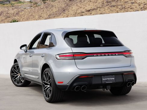 Certified 2026 Porsche Macan AWD/4WD image 3