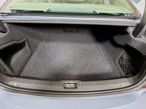 Used 2017 Volvo S90 T6 Momentum w/ Vision Package image 30