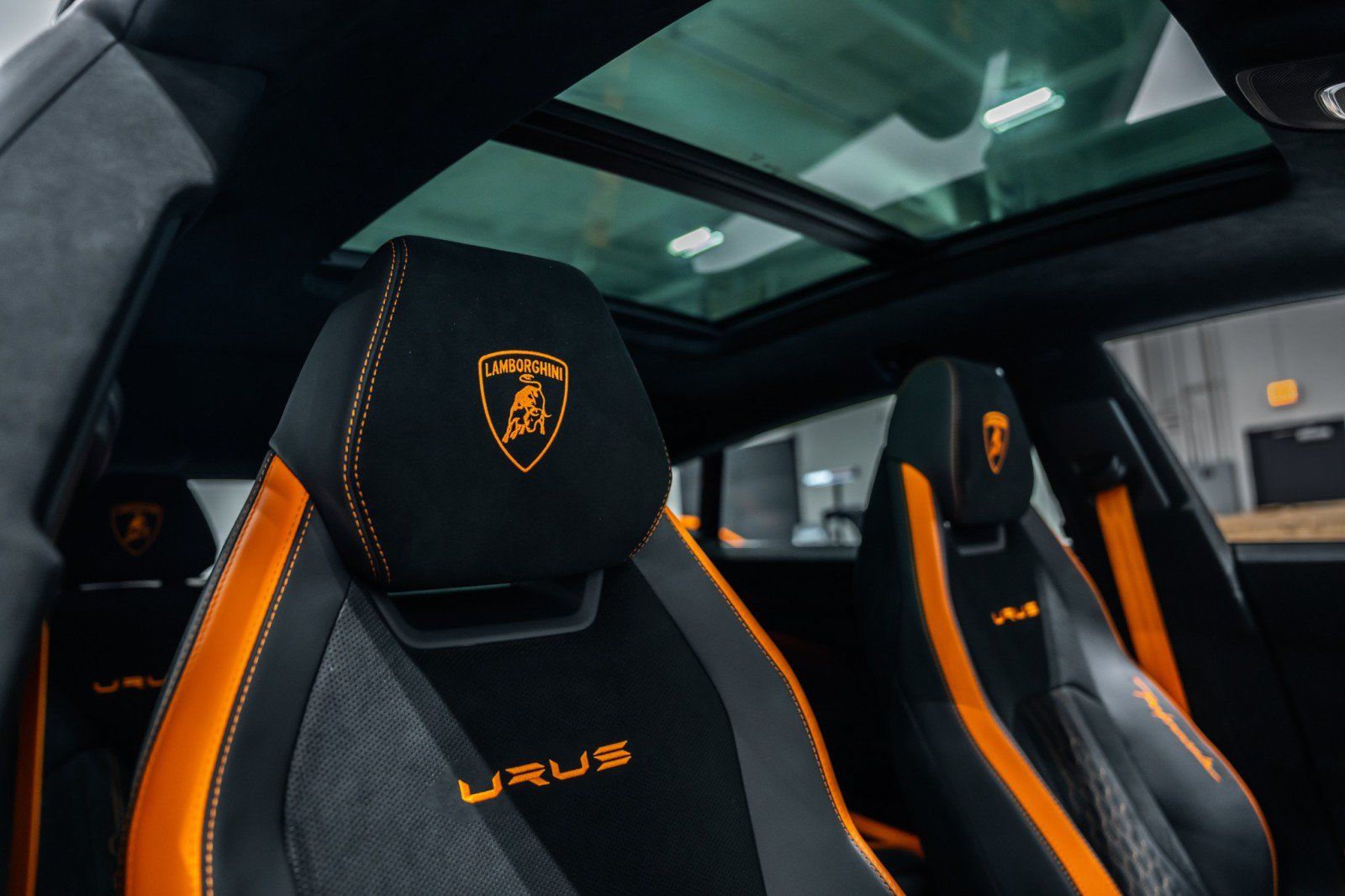 Used 2024 Lamborghini Urus Performante AWD/4WD image 26