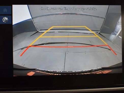 Used 2025 Hyundai Venue SEL image 33