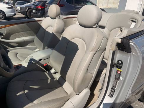Used 2005 Mercedes-Benz CLK 320 Cabriolet image 15