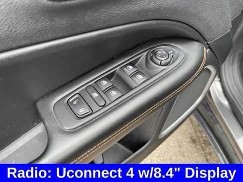 Used 2020 Jeep Compass Limited AWD/4WD image 11