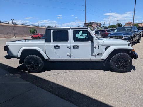 Used 2021 Jeep Gladiator Sport AWD/4WD image 6