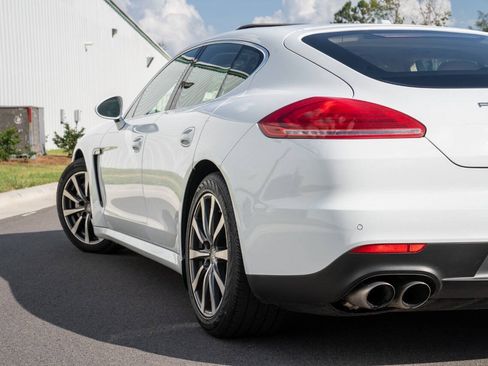 Used 2015 Porsche Panamera S RWD image 11
