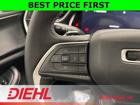 New 2025 Jeep Grand Cherokee Laredo image 24