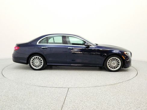Used 2022 Mercedes-Benz E 350 Sedan image 4