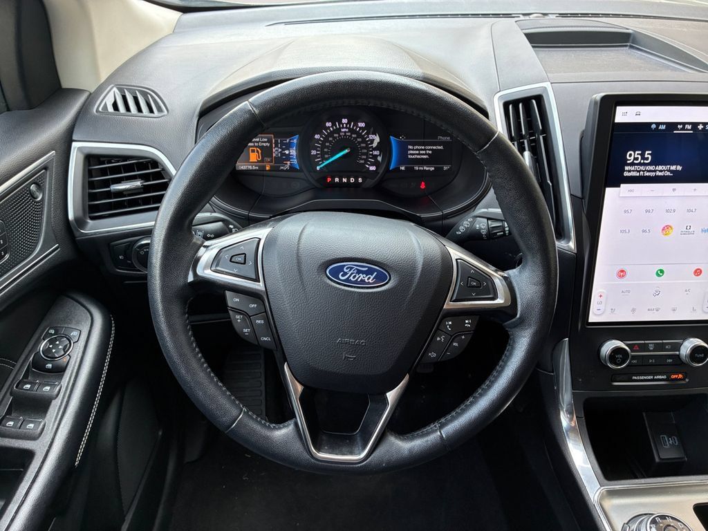 Used 2024 Ford Edge Titanium AWD/4WD image 12