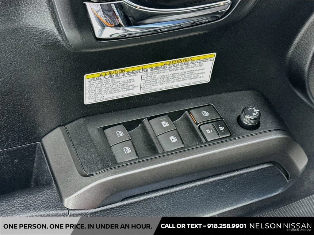 Used 2019 Toyota Tacoma TRD Off-Road AWD/4WD image 17