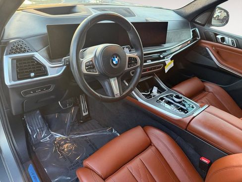 Used 2025 BMW X7 xDrive40i w/ M Sport Package image 18
