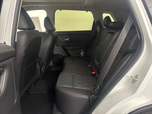 New 2026 Nissan Rogue Platinum w/ Platinum Premium Package image 11