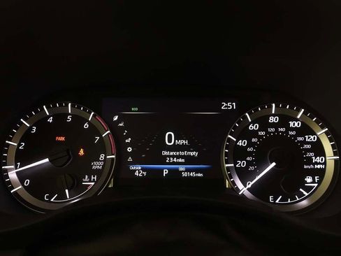 Used 2024 Toyota Highlander LE AWD/4WD image 38
