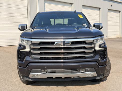 Used 2023 Chevrolet Silverado 1500 High Country w/ Technology Package AWD/4WD image 6