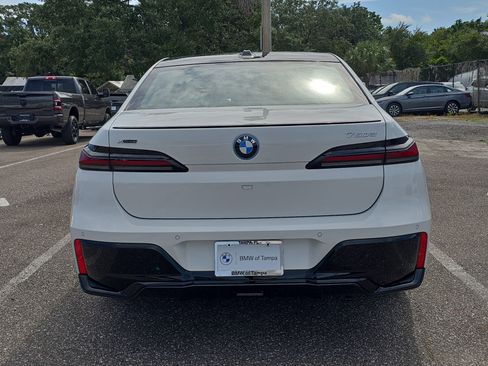 New 2026 BMW 750e xDrive image 6