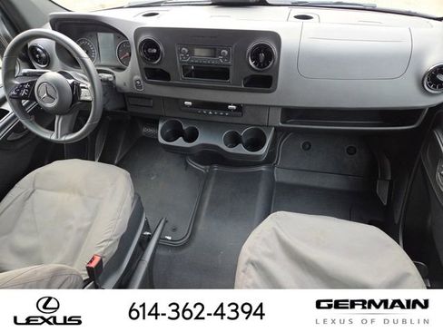Used 2025 Mercedes-Benz Sprinter 2500 image 33