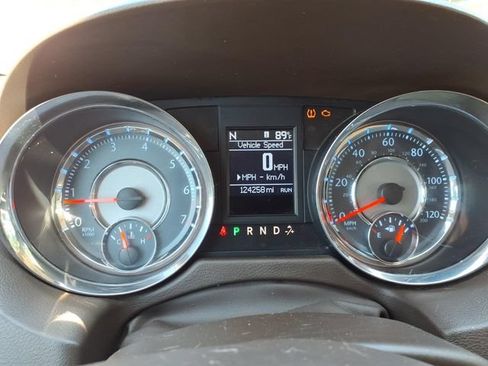 Used 2012 Chrysler Town & Country Touring-L w/ Driver Convenience Group FWD image 13