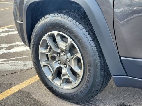 Certified 2022 Jeep Cherokee Trailhawk image 30