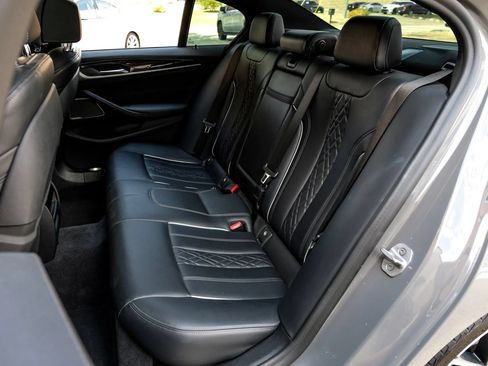 Used 2021 BMW M550i xDrive w/ Premium Package AWD/4WD image 50