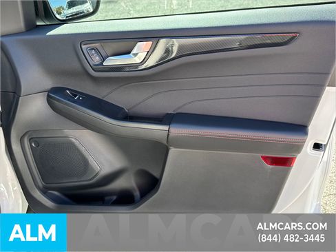 Used 2025 Ford Escape ST-Line w/ Equipment Group 301A image 17