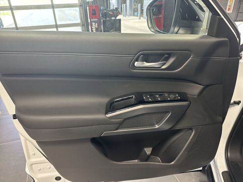 New 2026 Nissan Pathfinder SL AWD/4WD image 24