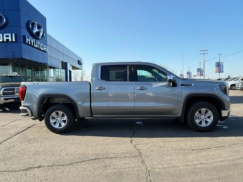 Used 2025 GMC Sierra 1500 SLE AWD/4WD image 9