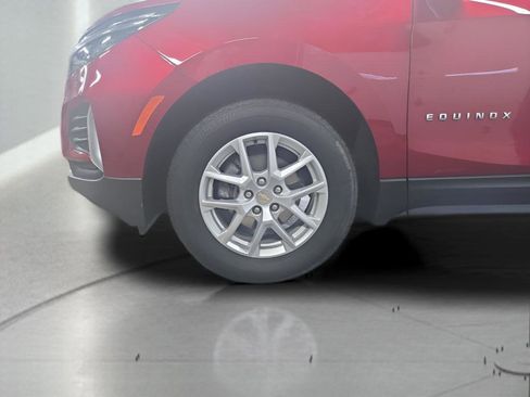 Used 2023 Chevrolet Equinox LT image 5