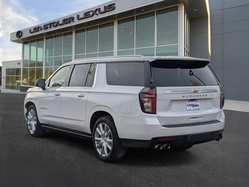 Used 2022 Chevrolet Suburban High Country image 5