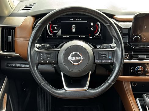 Used 2023 Nissan Pathfinder Platinum image 15