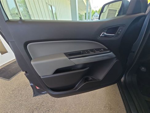 Used 2017 Chevrolet Colorado LT w/ Luxury Package, Chrome AWD/4WD image 20