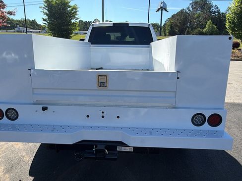 New 2026 RAM 5500 Tradesman w/ Chrome Appearance Group AWD/4WD image 9