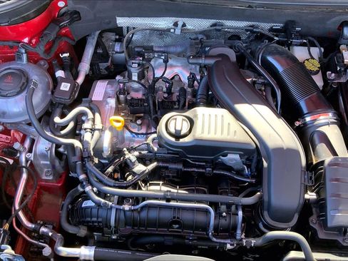 Used 2024 Volkswagen Taos SE w/ Black Wheel Package image 33