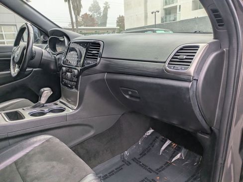 Used 2021 Jeep Grand Cherokee Laredo X image 21