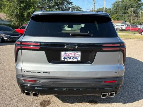 Used 2024 Chevrolet Traverse LT w/ Midnight/Sport Edition AWD/4WD image 4