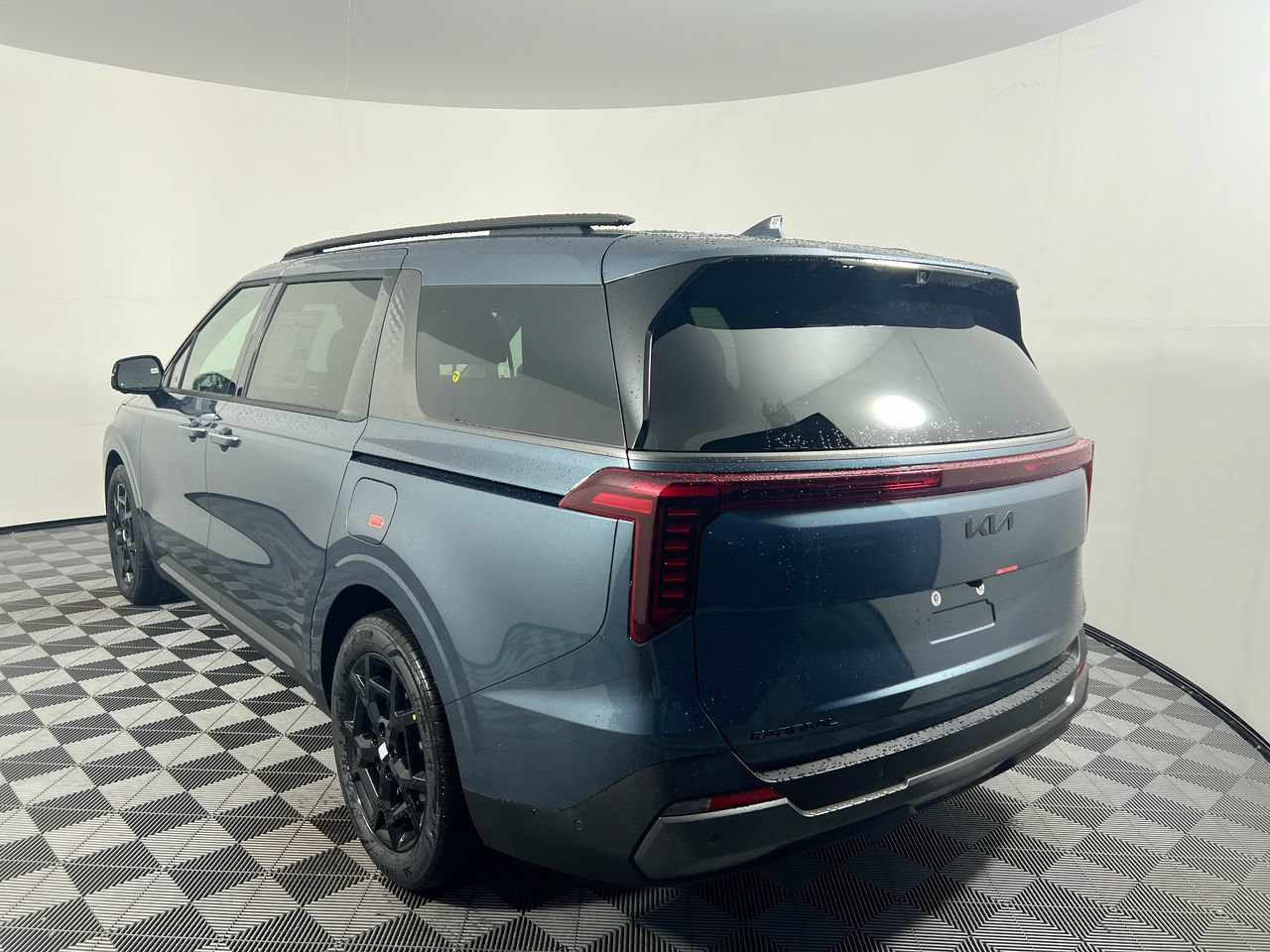 New 2026 Kia Carnival SX w/ SX Dark Edition Package FWD image 7