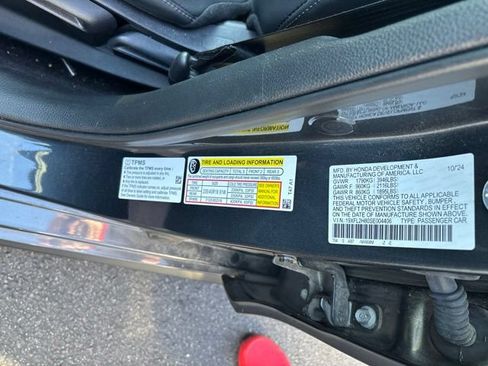 Used 2025 Honda Civic Sport image 10
