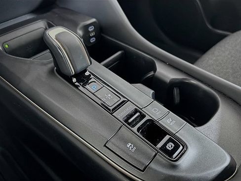 Used 2023 Toyota Crown AWD/4WD image 18