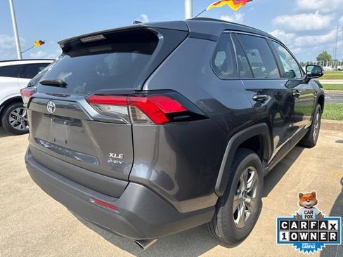 Used 2025 Toyota RAV4 XLE AWD/4WD image 8