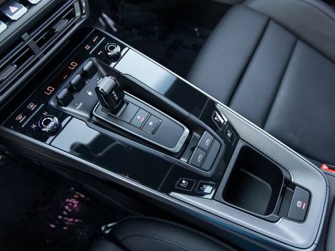 Certified 2024 Porsche 911 Targa 4S image 38